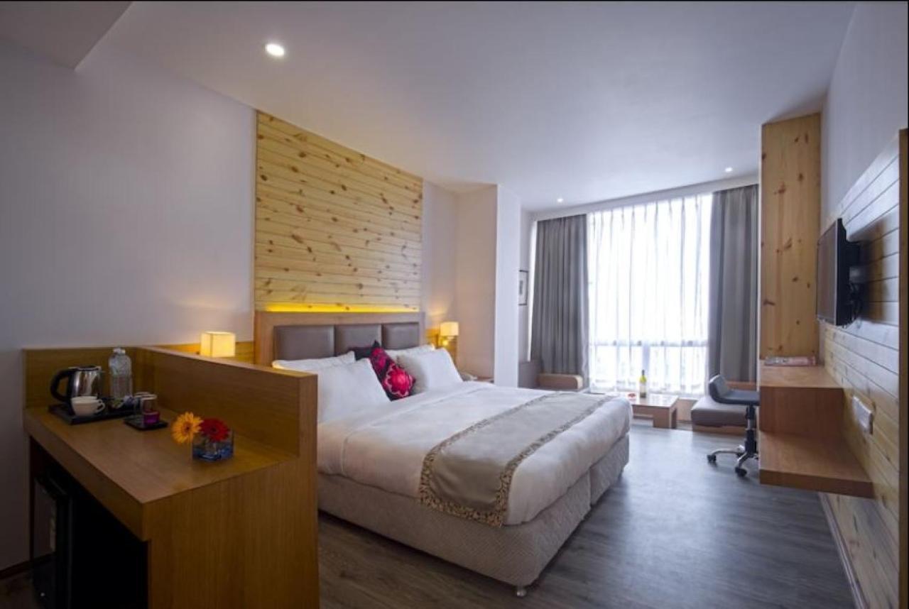 Mann Dechen And Palmo, Mg Marg, Gangtok Hotel Ngoại thất bức ảnh